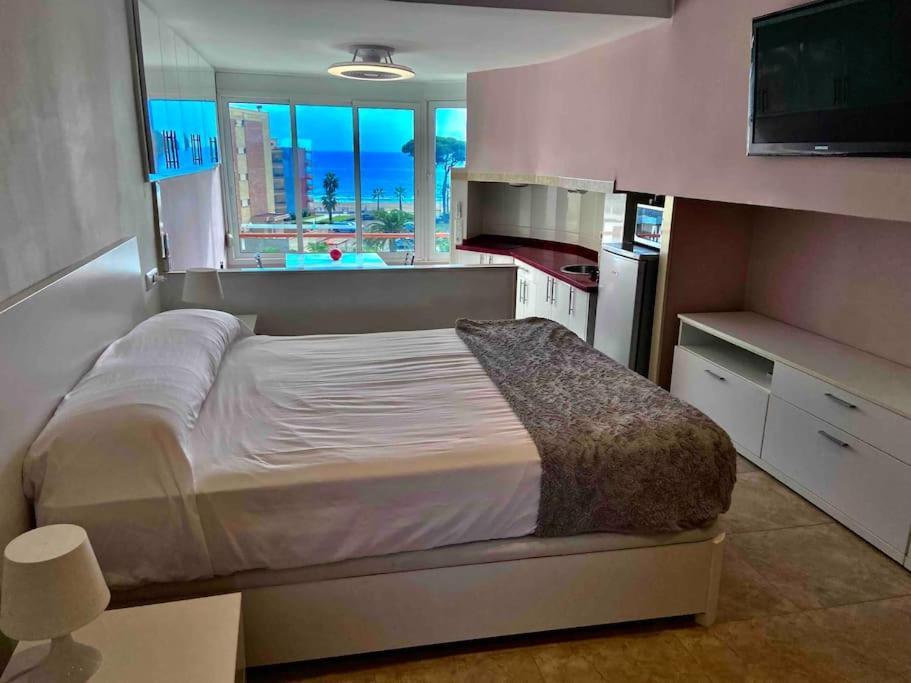 Estudio Con Vistas Al Mar Apartment La Pineda Bagian luar foto