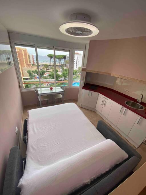Estudio Con Vistas Al Mar Apartment La Pineda Bagian luar foto